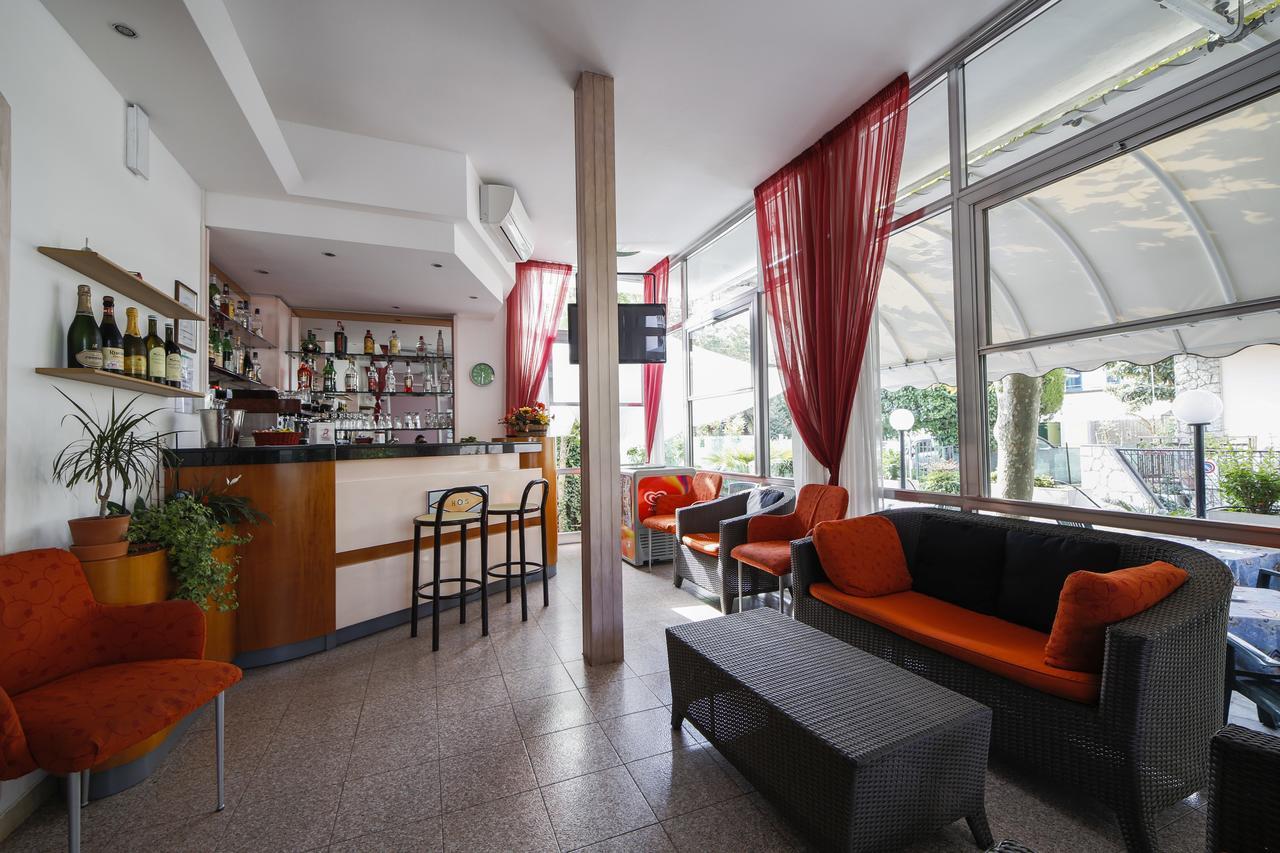 Hotel Susanna ริมินี ภายนอก รูปภาพ